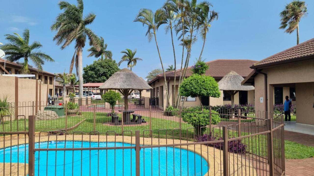 Gecko Inn Richards Bay Exterior photo