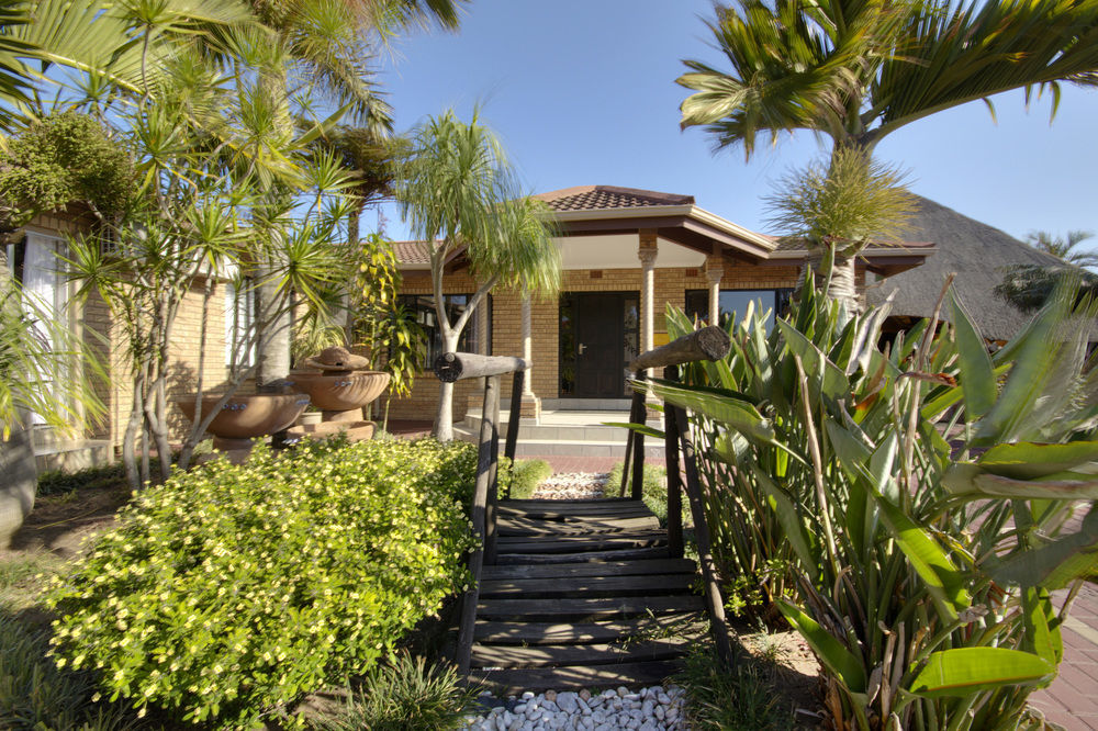 Gecko Inn Richards Bay Exterior photo